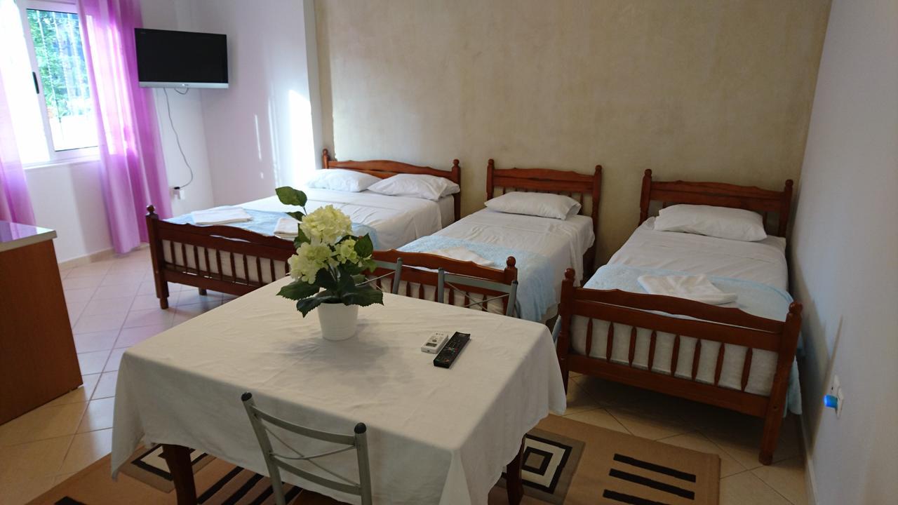 Kulla E Vekut Appartamento Durrës Esterno foto